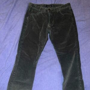 Green aeropostale men’s curduroy pants, 34 waist/30 inseam.